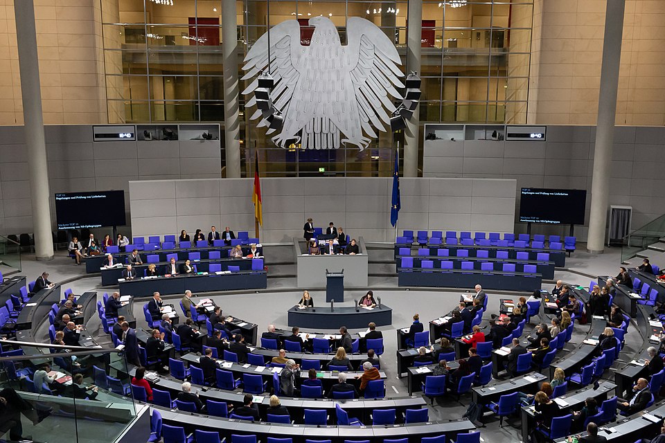 Bundestag. Politiker sind nur ihrem Gewissen verpflichtet. Quelle: https://commons.wikimedia.org/wiki/File:2020-02-13_Deutscher_Bundestag_IMG_3438_by_Stepro.jpg